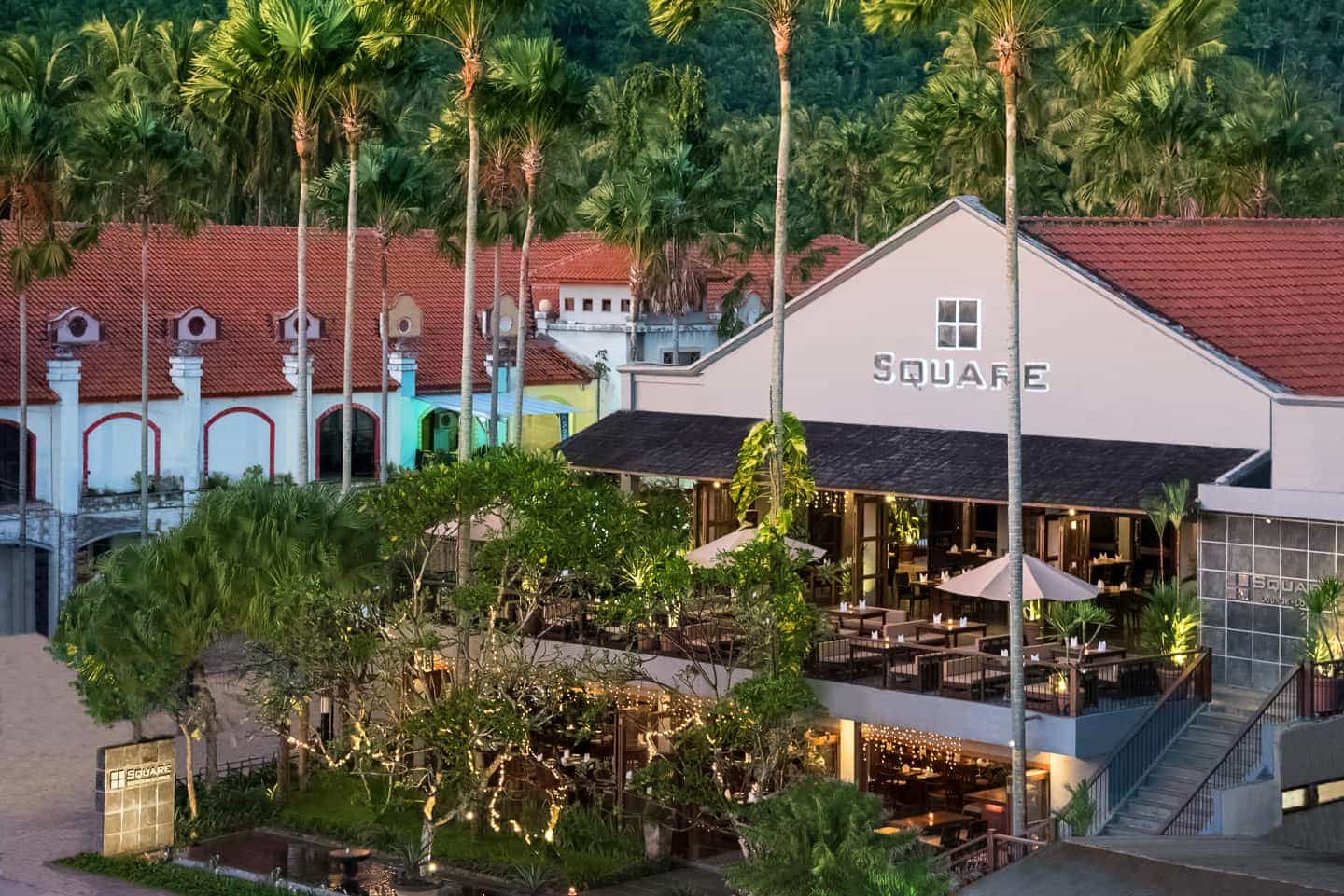 Square Restaurant and Lounge exterior photos