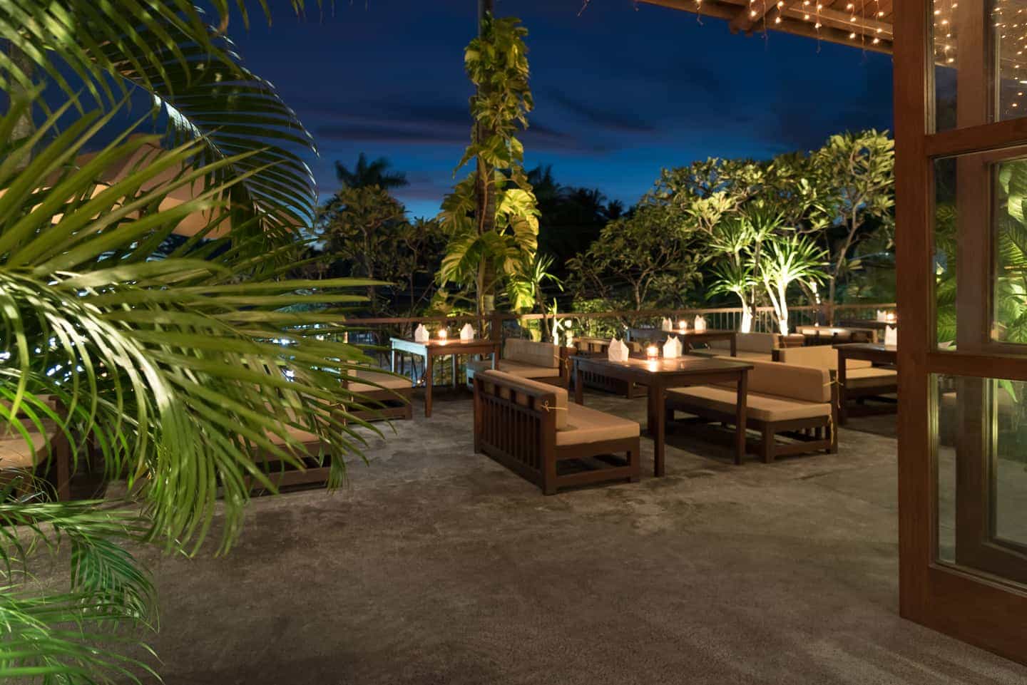 Square Restaurant and Lounge exterior photos